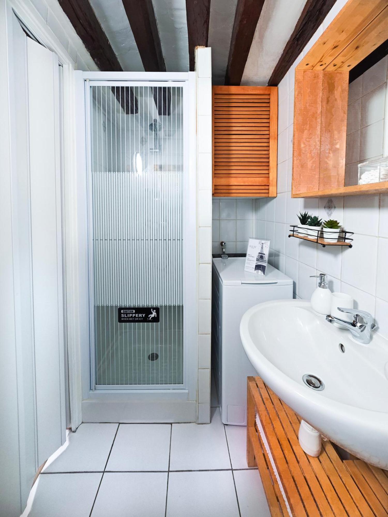 Rustic Charm&dreamhome 40m2 In The Heart Of Paris, Near Pompidou And Notre-dame, Subway 4,8,9 Honeymoon Favourite *